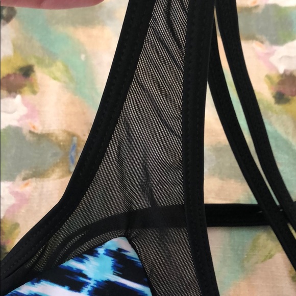 💙 Cupshe M swimsuit bikini - Picture 6 of 6